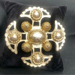 VINTAGE STUNNING GOLD TONE MALTESE CROSS PIN BROOCH OR PENDANT